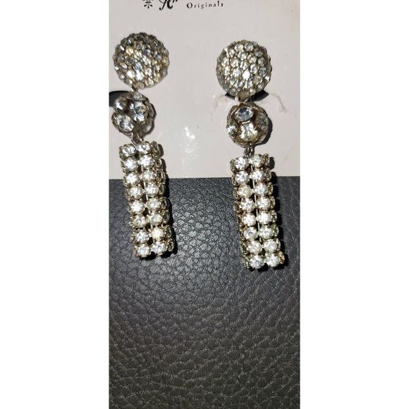 Vintage Ann-Vien Earrings - Picture 2 of 3